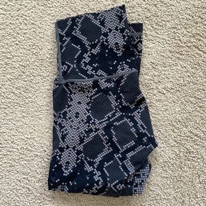 Lululemon 3/4 High waisted leggings